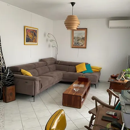 Climatisee , 3 Chambres, A 10 Mn De La